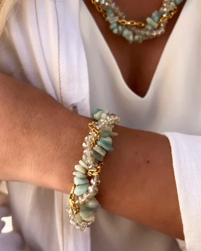 Pulseira trançada com Cascalho de Amazonita, Cristal e Corrente banhado a Ouro 18k